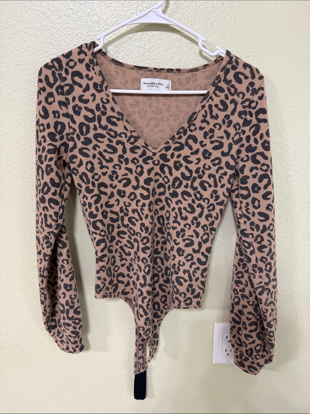 Abercrombie & Fitch Leopard Print V-Neck Long Sleeve Bodysuit - Brown/Black